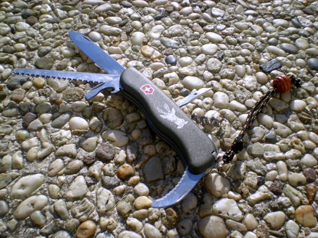 Petit comparatif de trois modèle de Victorinox Dscn6480-3698c0c